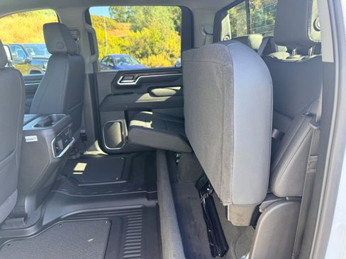 New 2026 GMC Sierra 2500 SLT w/ SLT Premium Package image 12