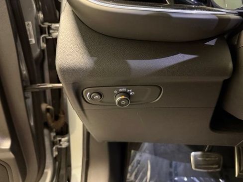 Used 2022 Buick Envision Preferred FWD image 18
