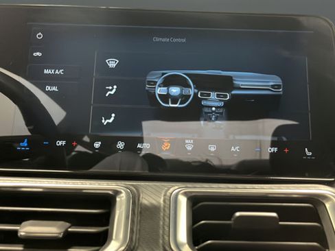 Used 2025 Ford Mustang Premium RWD image 17