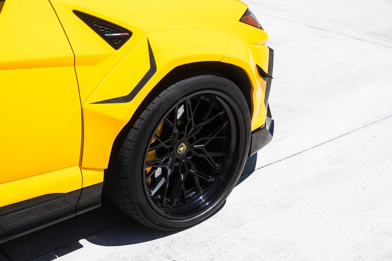 Used 2021 Lamborghini Urus AWD/4WD image 4