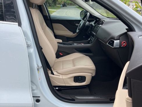 Used 2017 Jaguar F-PACE Prestige image 8