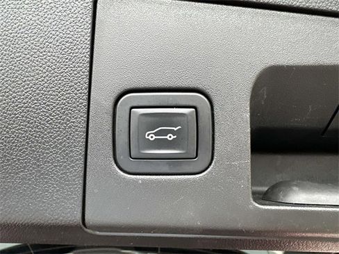 Used 2020 Cadillac XT4 Premium Luxury image 29