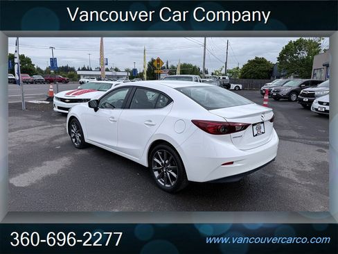 Used 2018 MAZDA MAZDA3 Touring FWD image 6