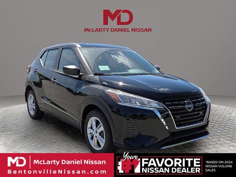 Used 2025 Nissan Kicks Play S FWD image 1