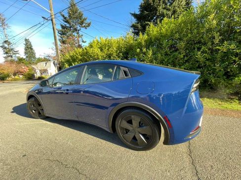 Used 2023 Toyota Prius Prime FWD image 14