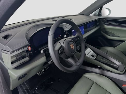 New 2026 Porsche Macan 4S Electric image 4
