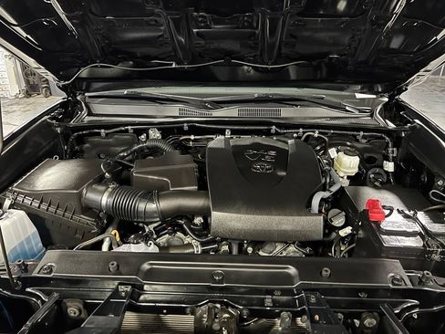 Used 2023 Toyota Tacoma SR5 w/ Technology Package AWD/4WD image 43
