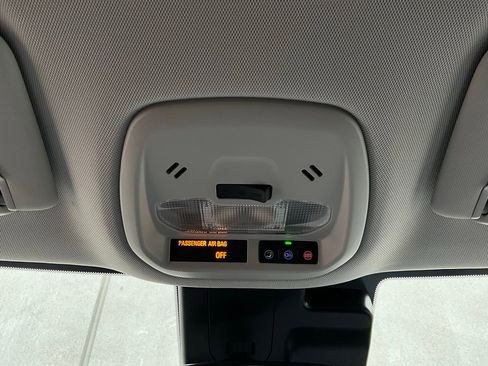 Used 2025 Chevrolet Trax LT image 16