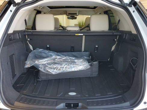 New 2025 Land Rover Discovery Sport S image 30