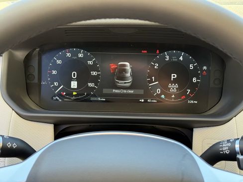 New 2026 Land Rover Discovery Limited Edition image 17