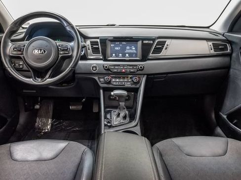 Used 2018 Kia Niro EX FWD image 26