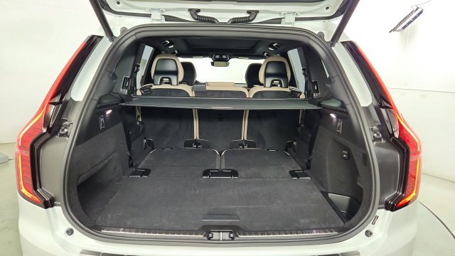 Used 2026 Volvo XC90 B6 Plus w/ Protection Package AWD/4WD image 45