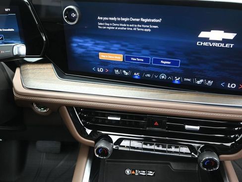 New 2026 Chevrolet Suburban High Country AWD/4WD image 29