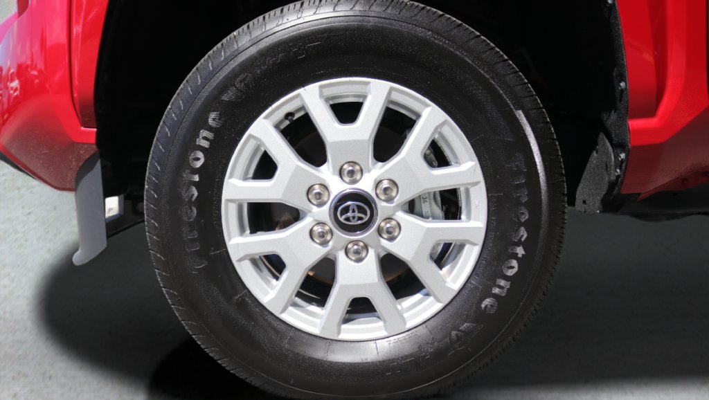 Certified 2025 Toyota Tacoma SR5 AWD/4WD image 26
