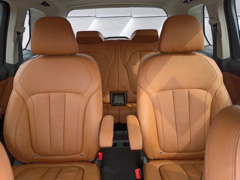 Used 2022 BMW X7 xDrive40i w/ Premium Package image 14