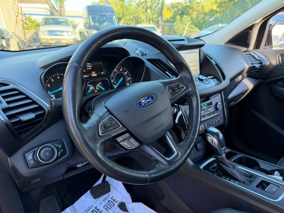 Used 2018 Ford Escape Titanium AWD/4WD image 16