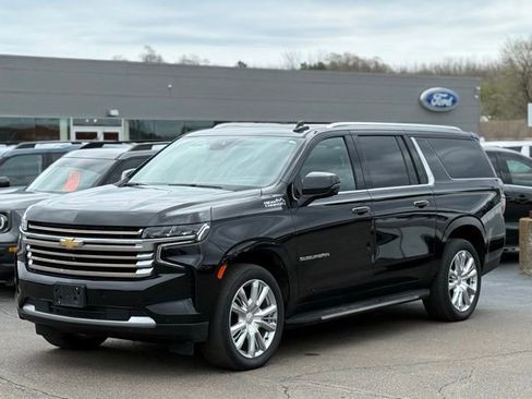 Used 2023 Chevrolet Suburban High Country AWD/4WD image 39