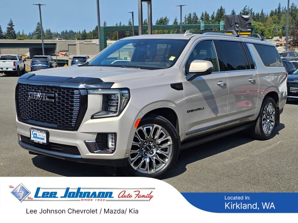 Used 2023 GMC Yukon XL Denali Ultimate AWD/4WD image 1