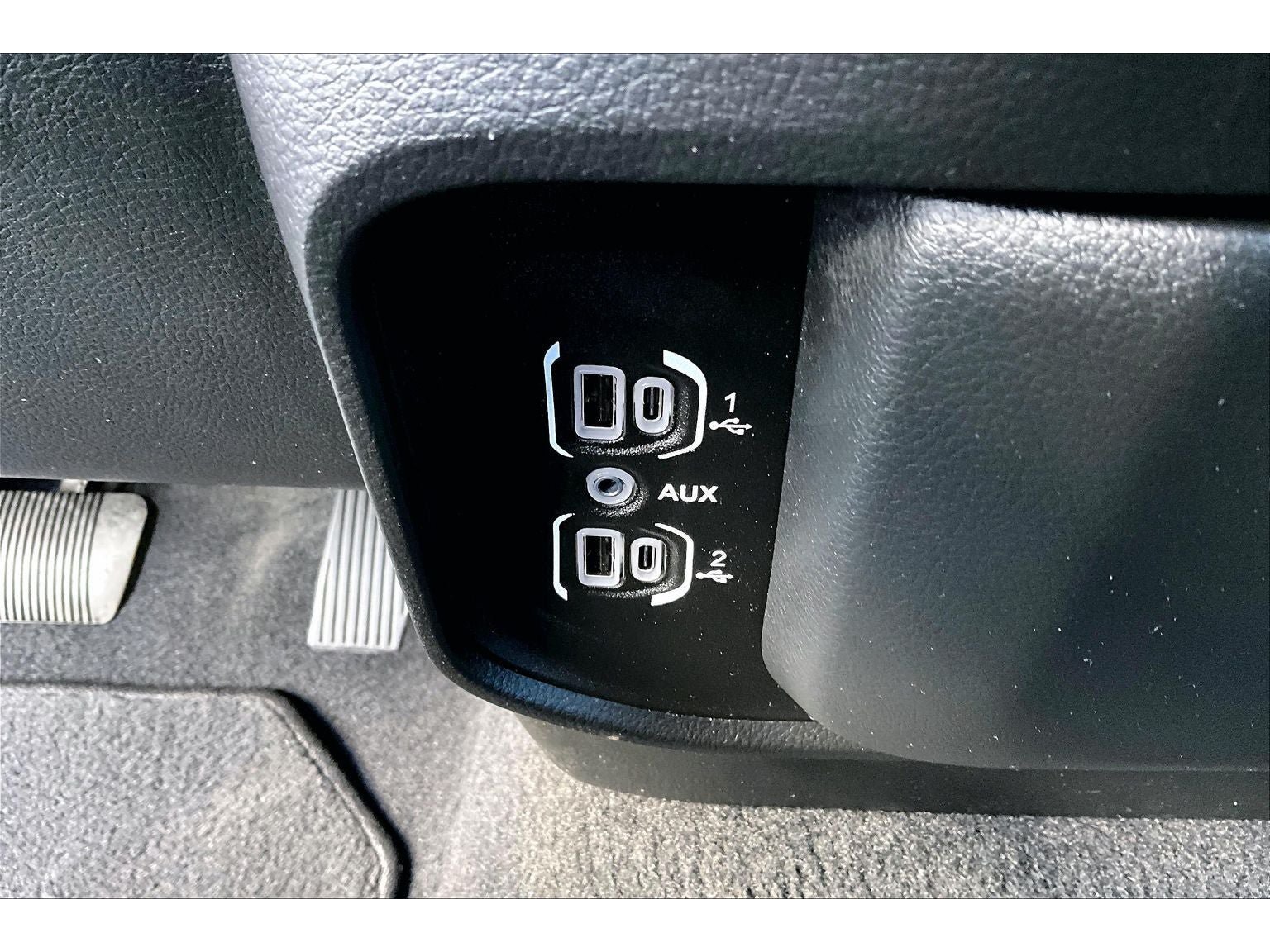 Used 2025 RAM 1500 Laramie AWD/4WD image 26