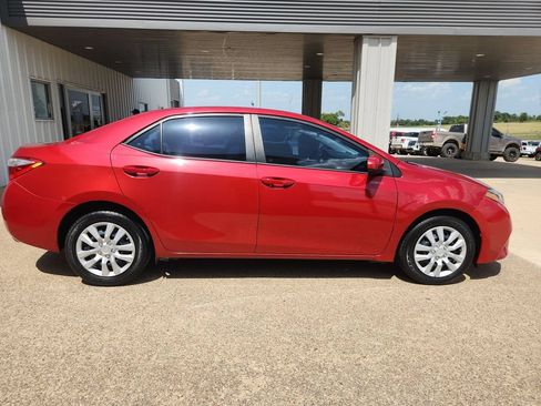 Used 2016 Toyota Corolla LE FWD image 9