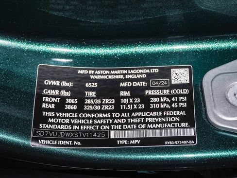 Used 2025 Aston Martin DBX 707 image 31