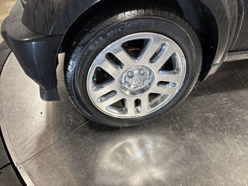 Used 2010 Dodge Nitro SE image 10