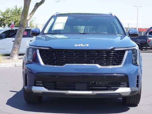 Used 2025 Kia Sorento EX w/ Panoramic Sunroof Package FWD image 5