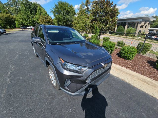 Used 2019 Toyota RAV4 LE FWD image 8