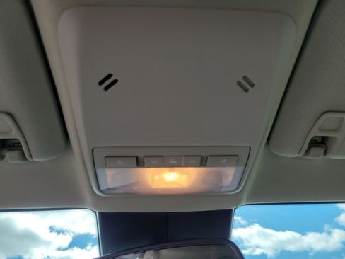 Used 2021 Buick Encore Preferred w/ Safety Package image 30