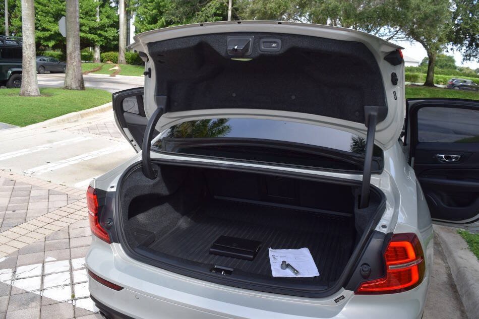 Used 2019 Volvo S60 T5 Momentum w/ Multimedia Package FWD image 77