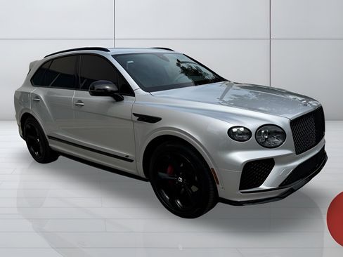Used 2023 Bentley Bentayga Plug-In Hybrid AWD/4WD image 9