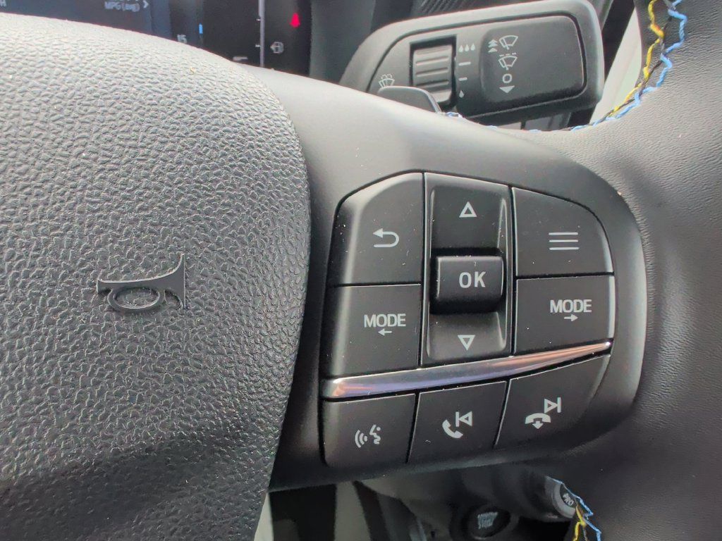 Used 2025 Ford Maverick Lobo AWD/4WD image 27