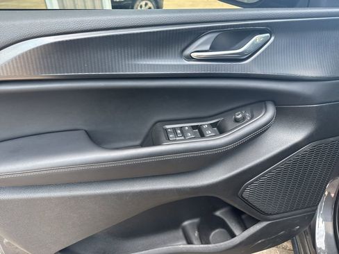 Certified 2025 Jeep Grand Cherokee L Laredo image 6