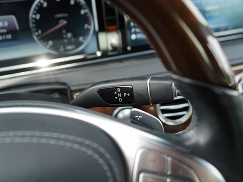 Used 2017 Mercedes-Benz S 550 Sedan image 34
