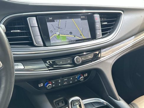 Used 2018 Buick Enclave Premium w/ Experience Buick Package FWD image 34