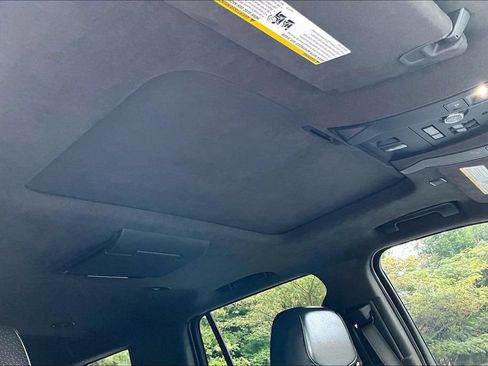 Used 2020 Cadillac Escalade Platinum RWD image 28