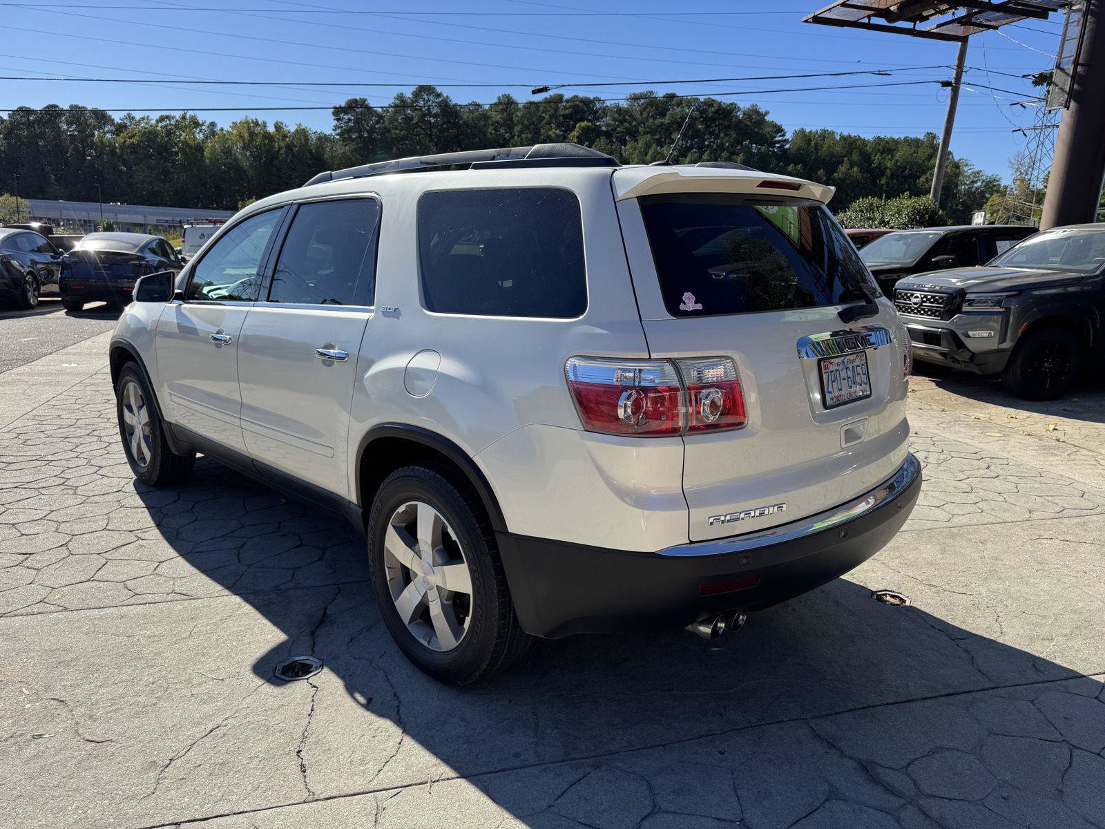 Used 2010 GMC Acadia SLT FWD image 10
