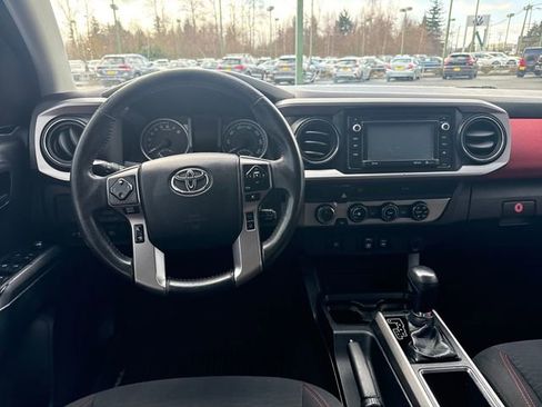 Used 2018 Toyota Tacoma SR5 image 20