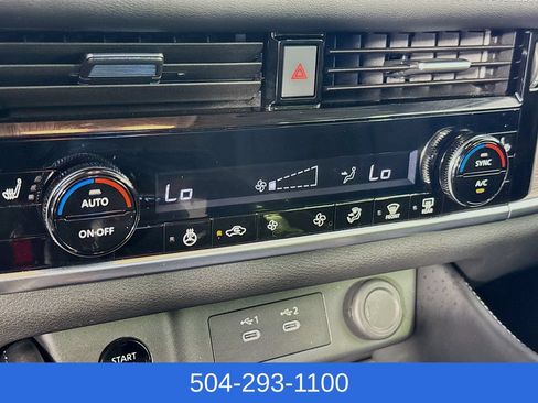 Used 2025 Nissan Rogue Platinum FWD image 18
