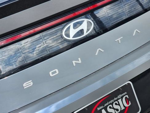 Used 2025 Hyundai Sonata SEL FWD image 12