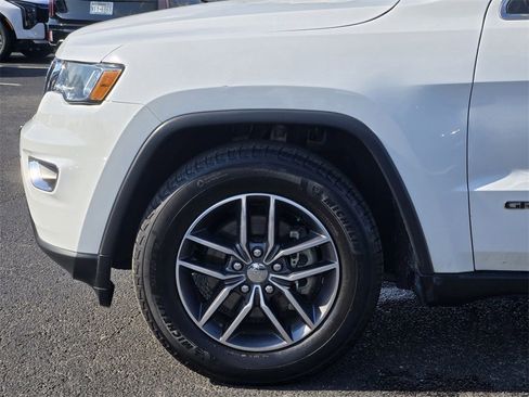 Used 2018 Jeep Grand Cherokee Limited image 8