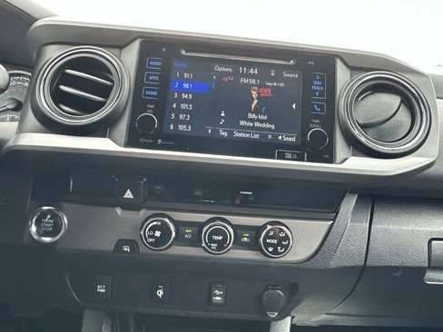 Used 2016 Toyota Tacoma TRD Sport w/ Towing Package image 27