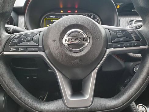 Used 2020 Nissan Kicks SV image 17