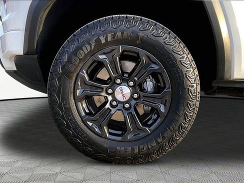 Used 2024 GMC Canyon Elevation w/ Convenience Package image 21