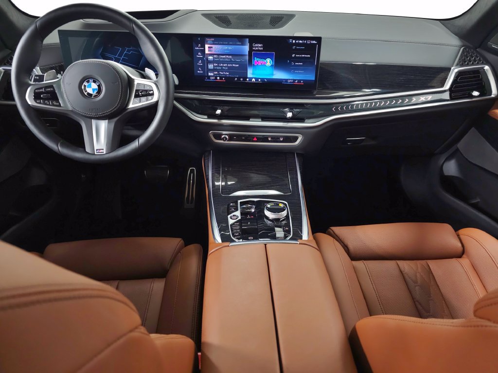 Used 2027 BMW X7 xDrive40i w/ Executive Package AWD/4WD image 14