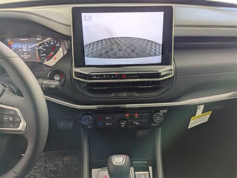 New 2026 Jeep Compass Latitude image 21