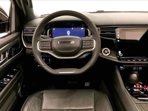 Used 2022 Jeep Wagoneer Series II w/ Premium Group I image 4