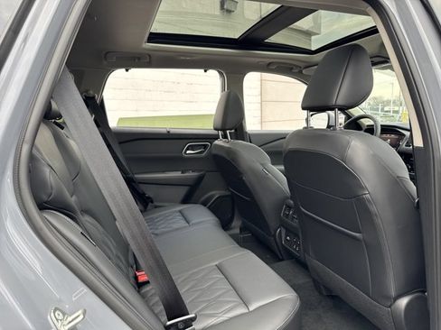 New 2025 Nissan Rogue Platinum w/ Tech Package AWD/4WD image 14