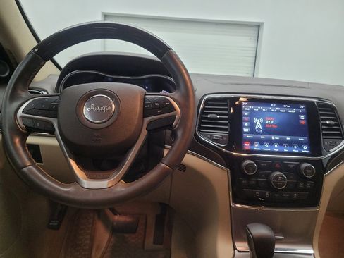 Used 2019 Jeep Grand Cherokee Overland image 22