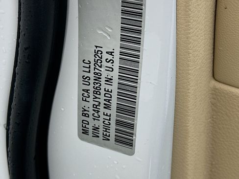 Used 2022 Jeep Grand Cherokee Limited 4xe w/ Luxury Tech Group II AWD/4WD image 12